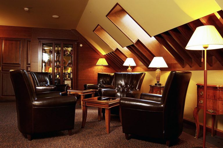 Conference room at Capitals Golf Club with seating for 50