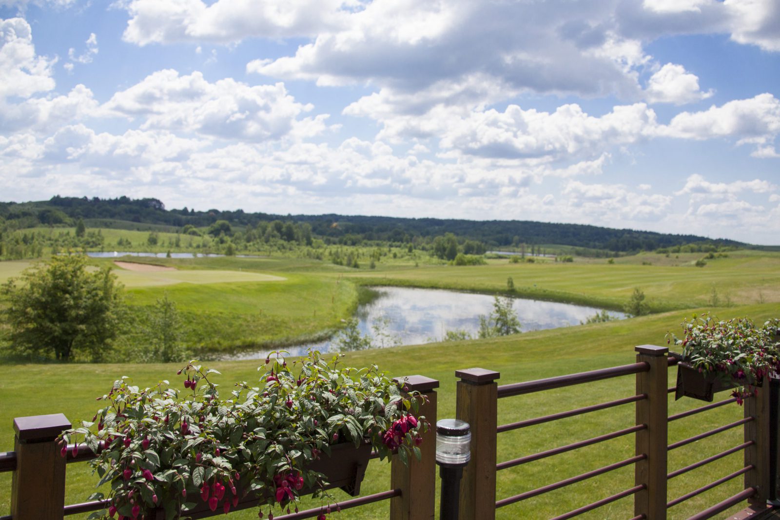Restaurant terrace at Capitals Golf Club overlooking the 18th green